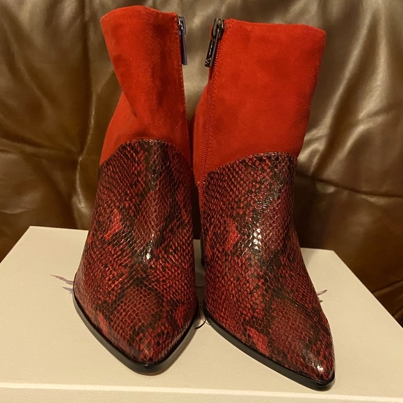 Jessica Simpson bootie - Picture 1 of 5